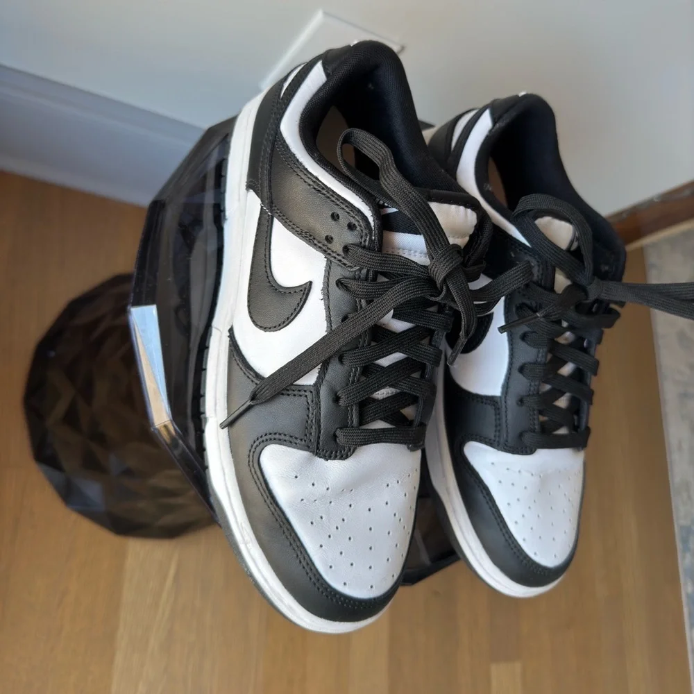 Nike Dunk Low "White/Black" Women's - Picture 4 of 12